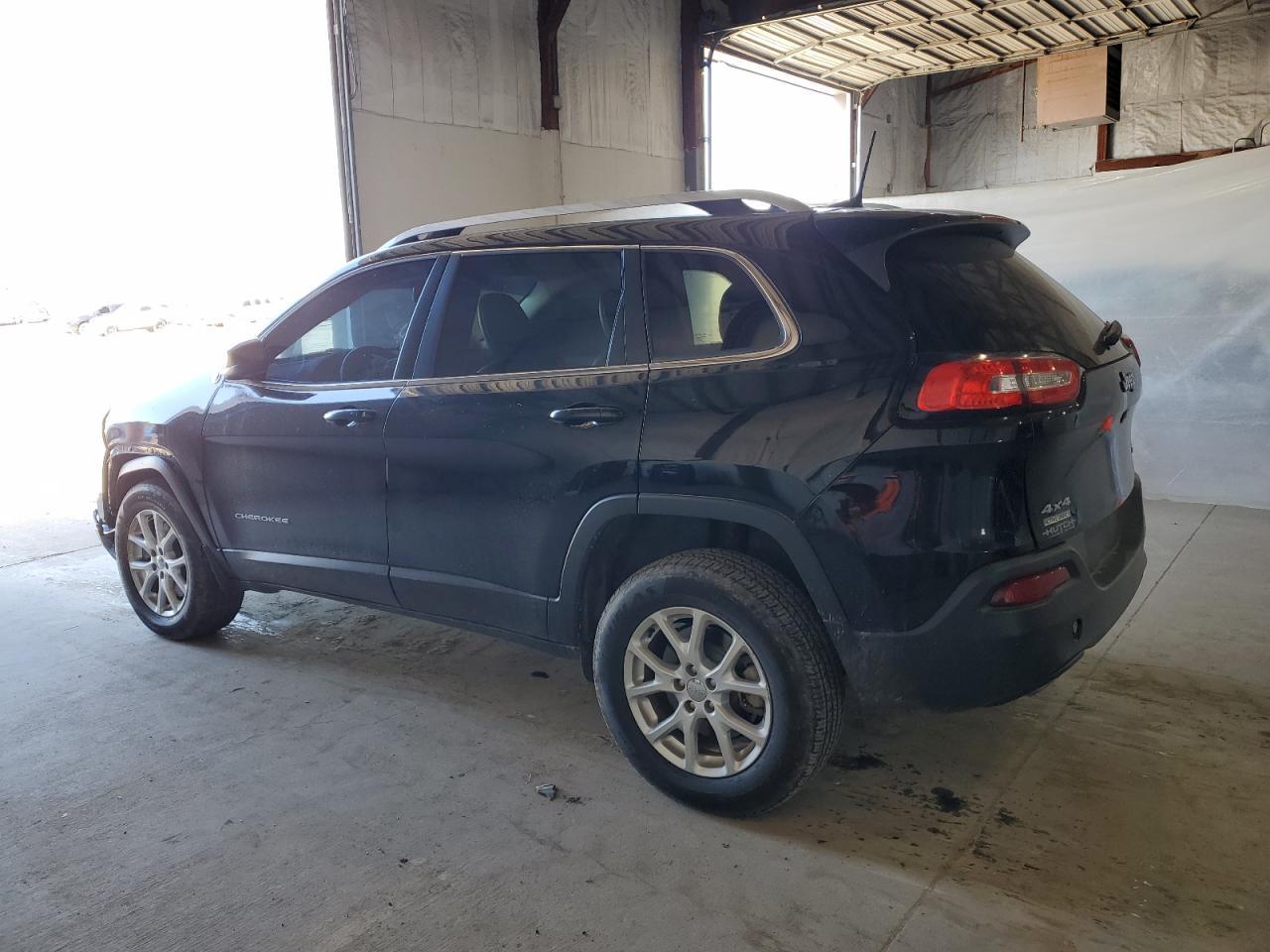 2018 Jeep Cherokee Latitude Plus - Image 2