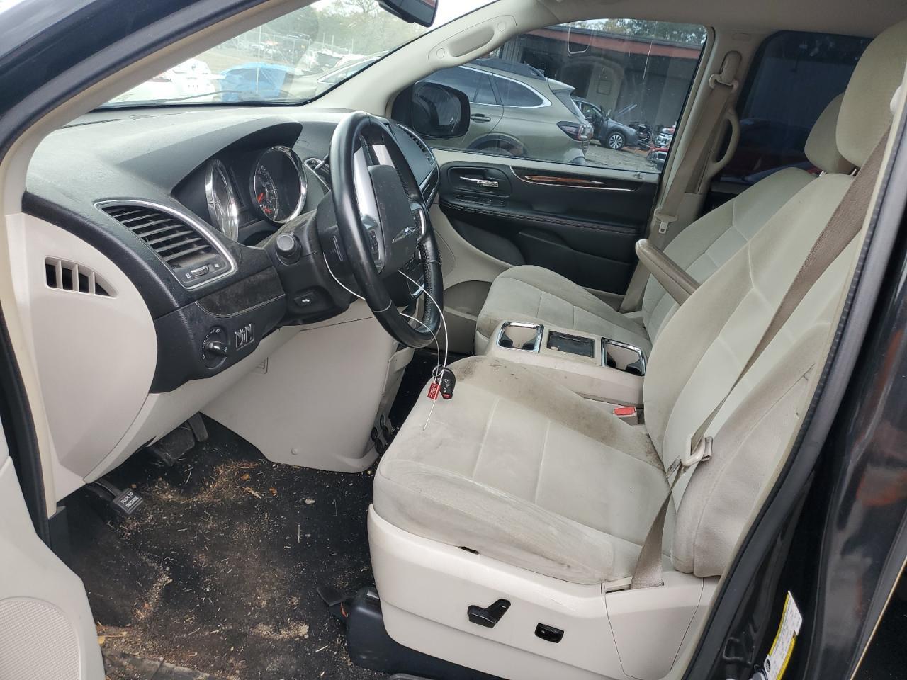 2012 Chrysler Town & Country Touring - Фото 7