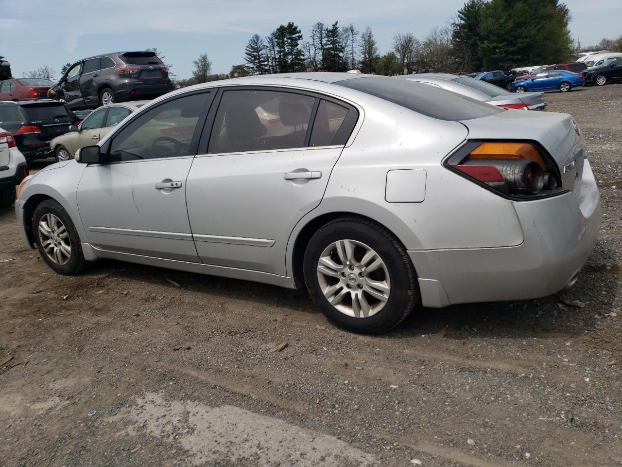 2011 Nissan Altima Base - Фото 2