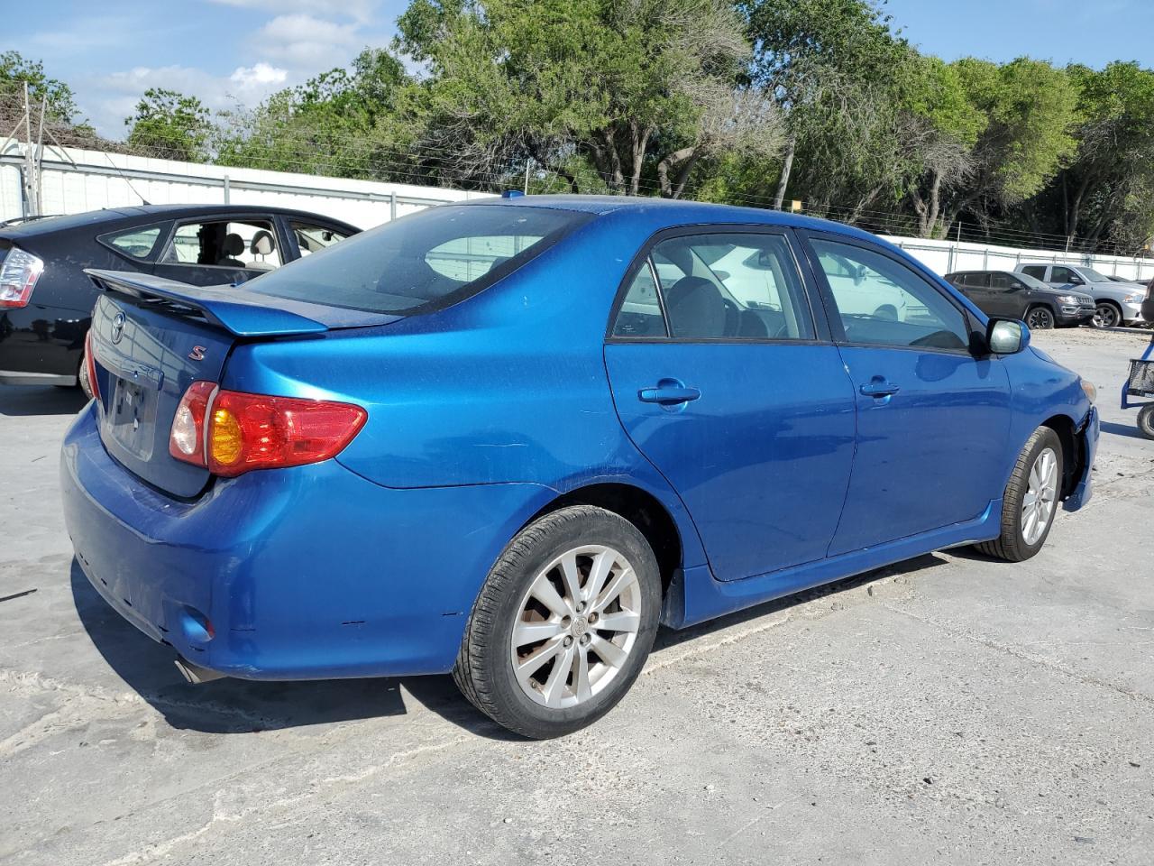 2010 Toyota Corolla Base - Фото 3