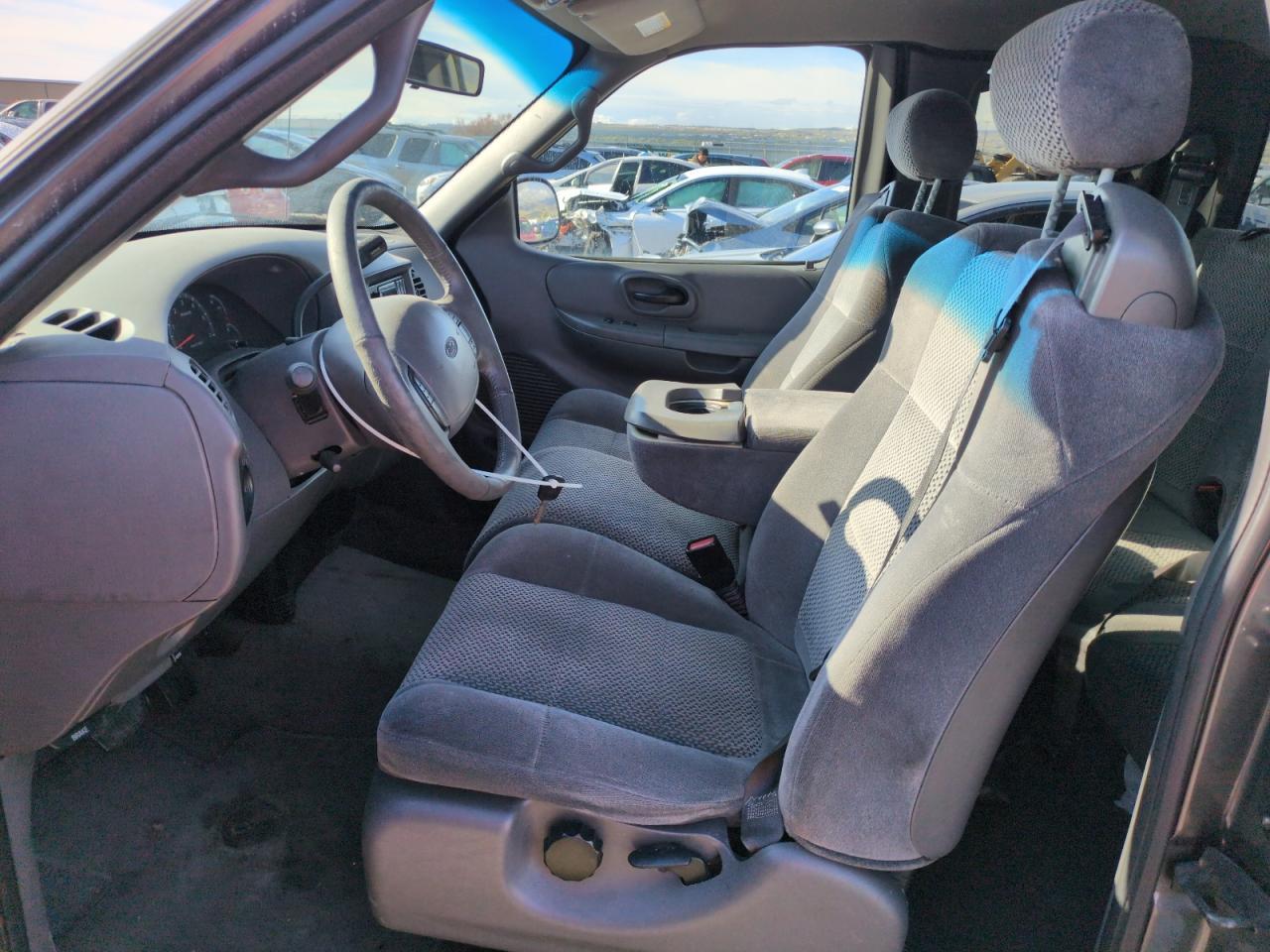 2002 Ford F150 - Image 7