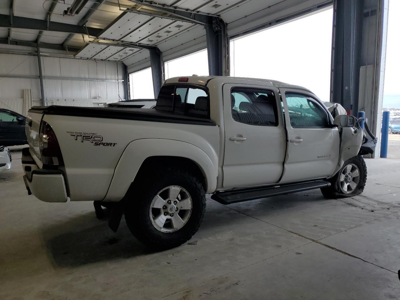 2010 Toyota Tacoma Double Cab - Image 3