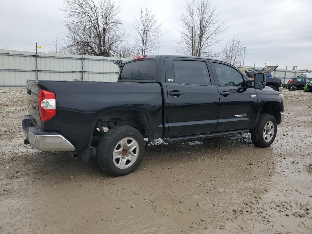 2016 Toyota Tundra Crewmax Sr5 - Image 3
