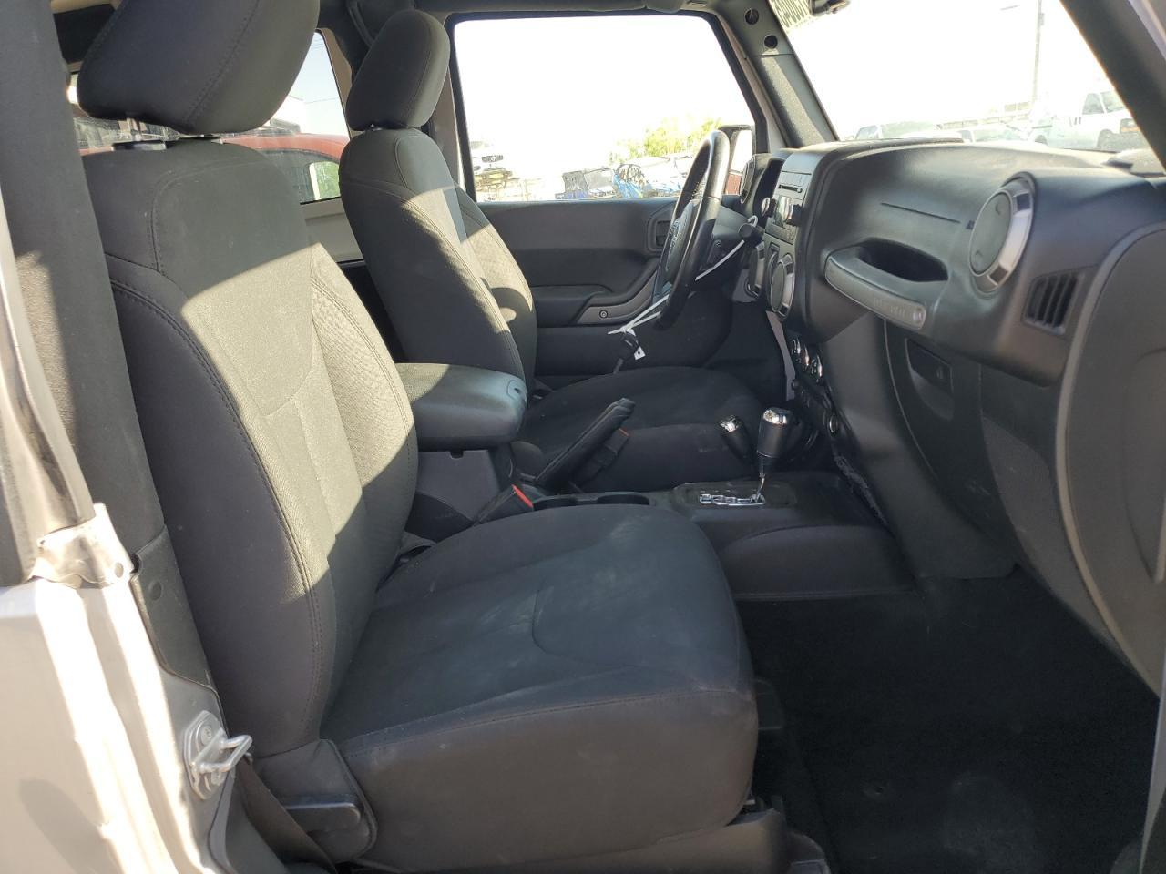 2017 Jeep Wrangler Sport - Фото 7