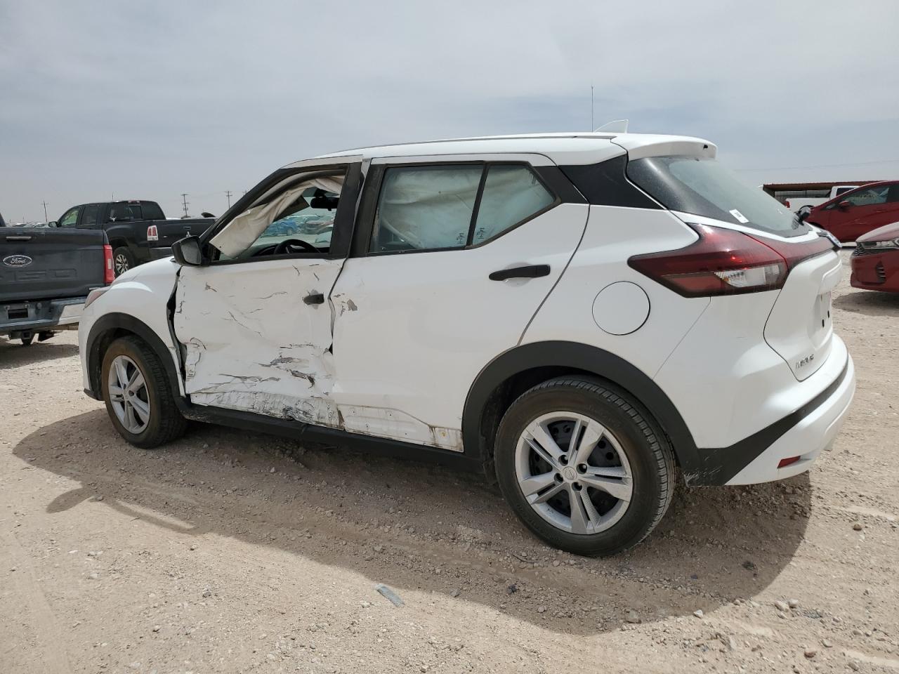 2021 Nissan Kicks S - Фото 3