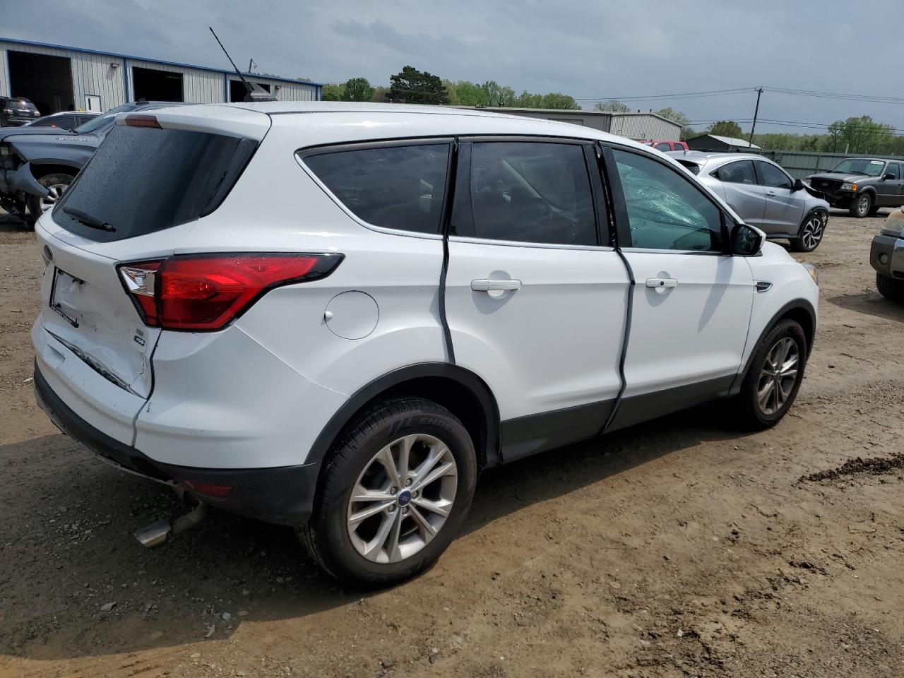 2019 Ford Escape Se - Фото 3