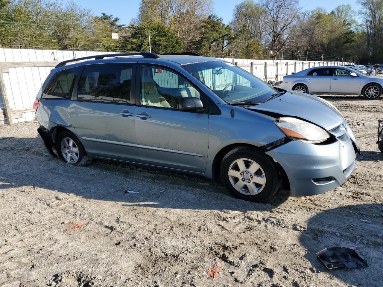 2010 Toyota Sienna Ce - Фото 4