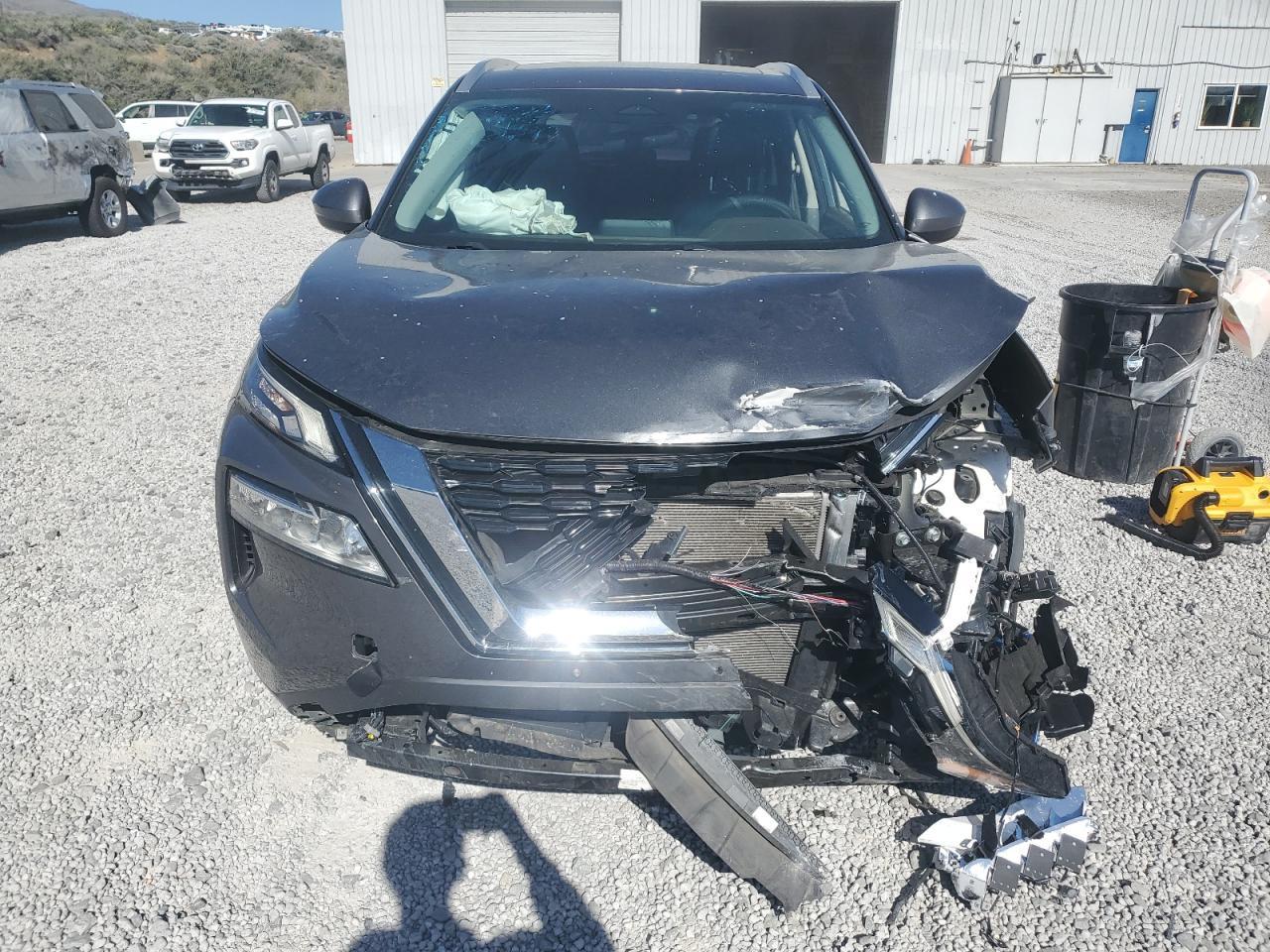 2022 Nissan Rogue Sv - Image 5