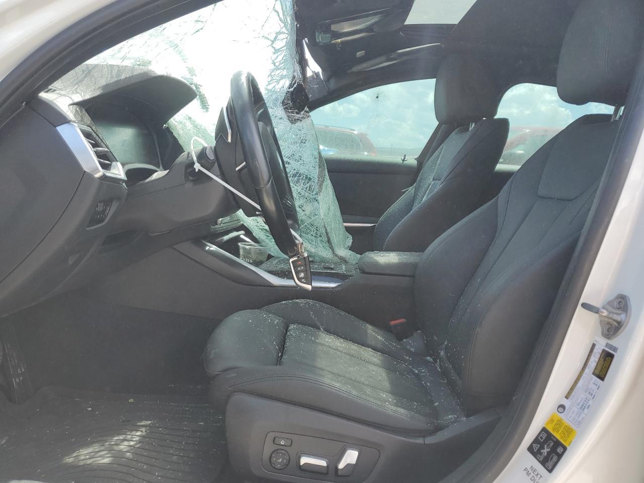 2020 BMW 330Xi - Фото 7