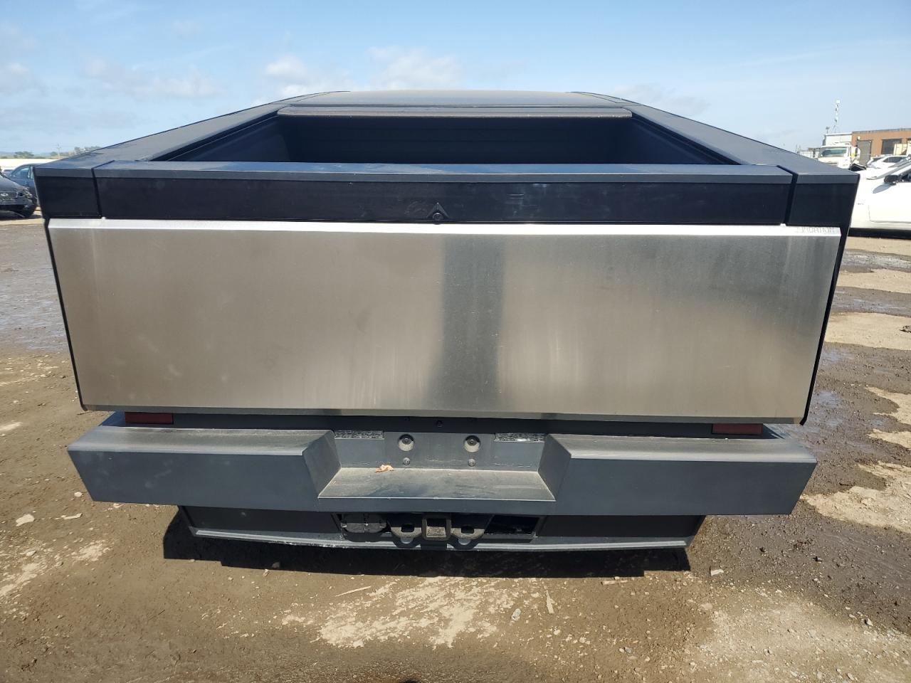 2024 Tesla Cybertruck - Фото 6