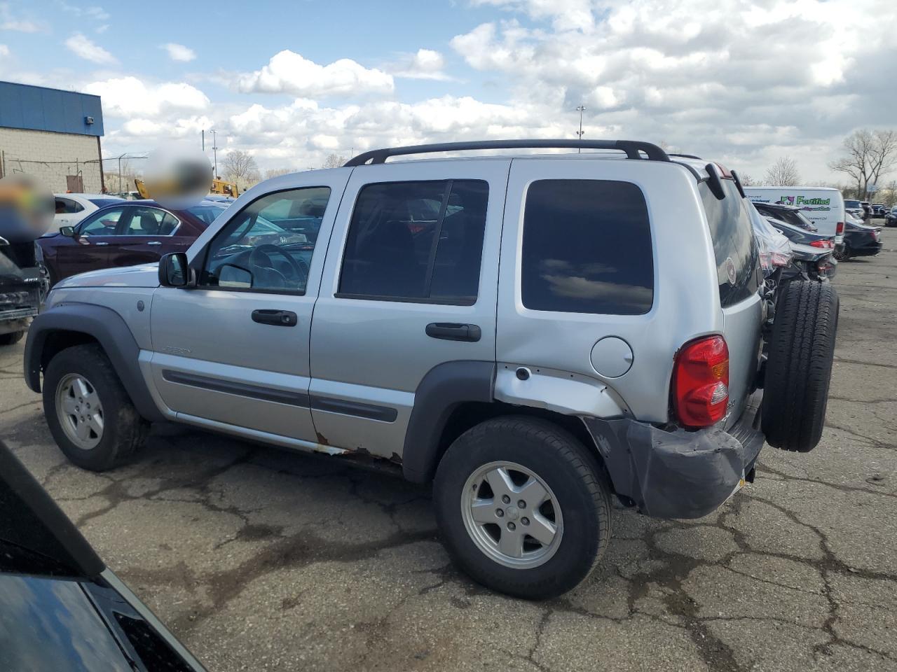 2004 Jeep Liberty Sport - Фото 2
