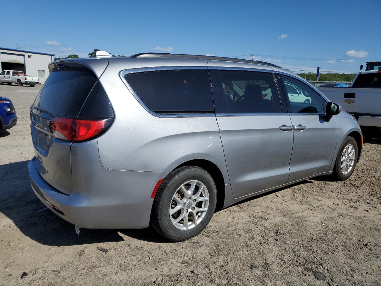 2020 Chrysler Voyager Lxi - Image 3