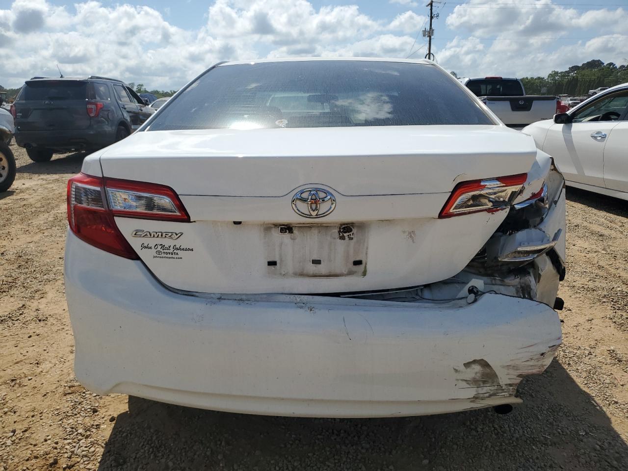 2014 Toyota Camry L - Фото 6