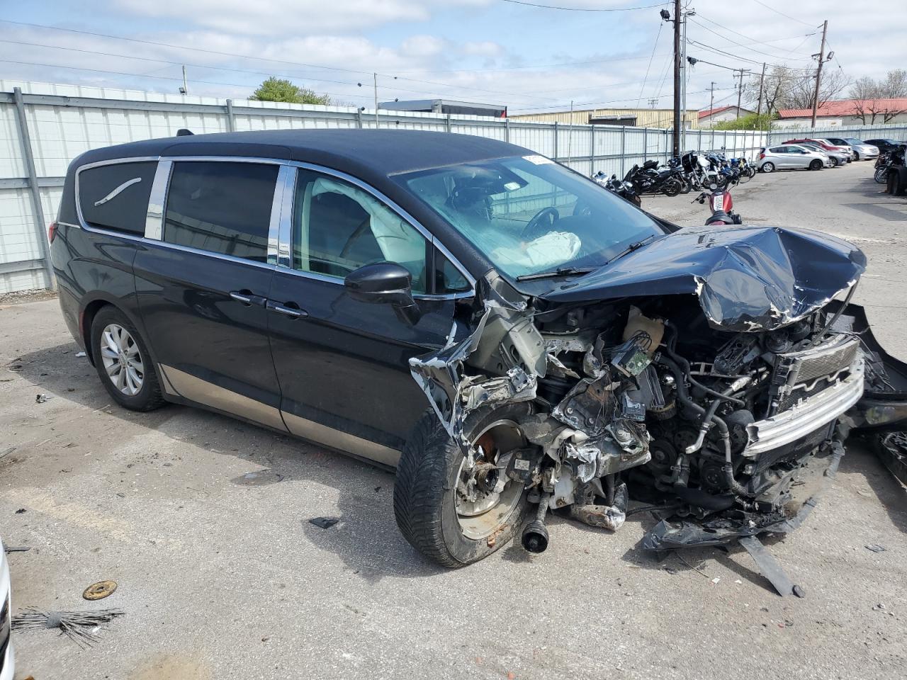 2019 Chrysler Pacifica Touring L - Image 4