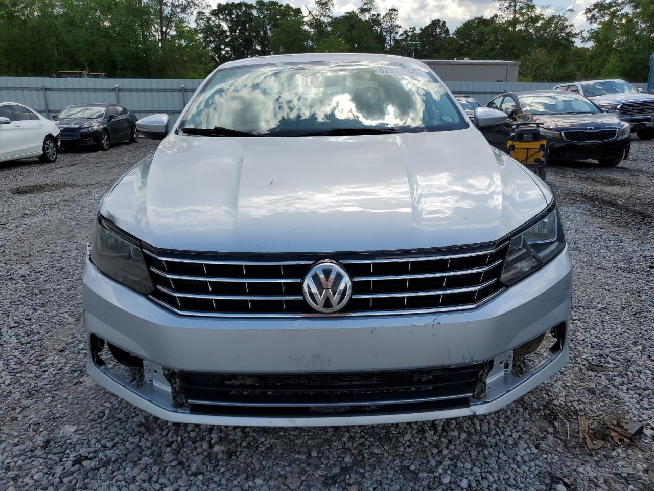 2017 Volkswagen Passat Se - Image 5