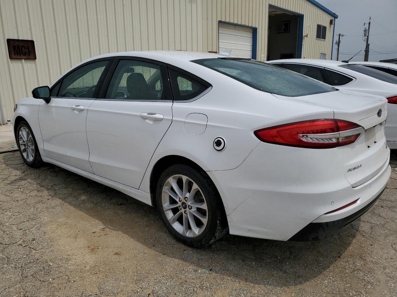 2020 Ford Fusion Se - Фото 2