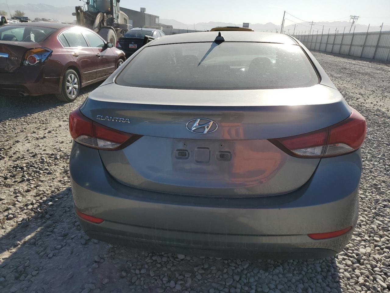 2016 Hyundai Elantra Se - Фото 6