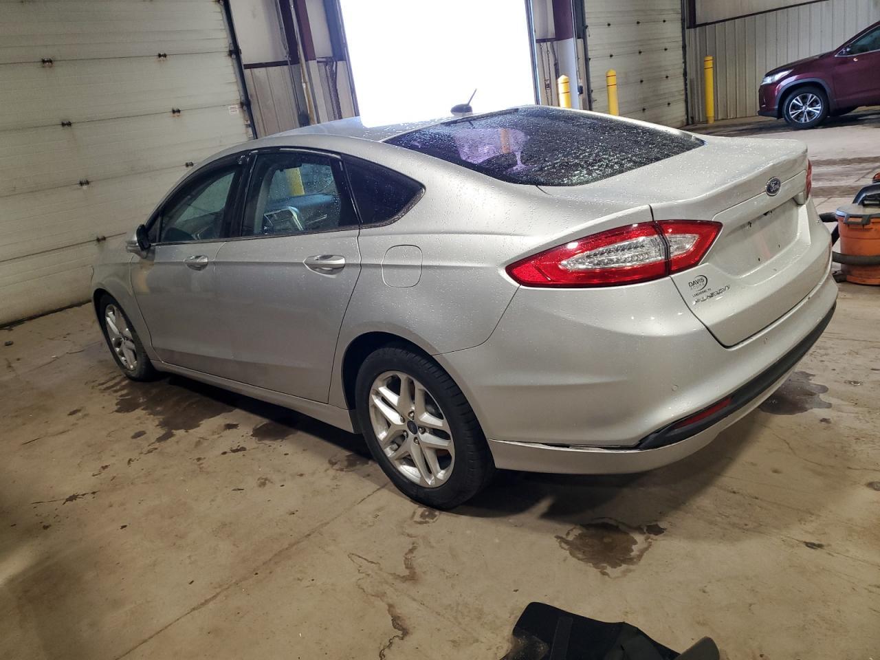 2016 Ford Fusion Se - Image 2