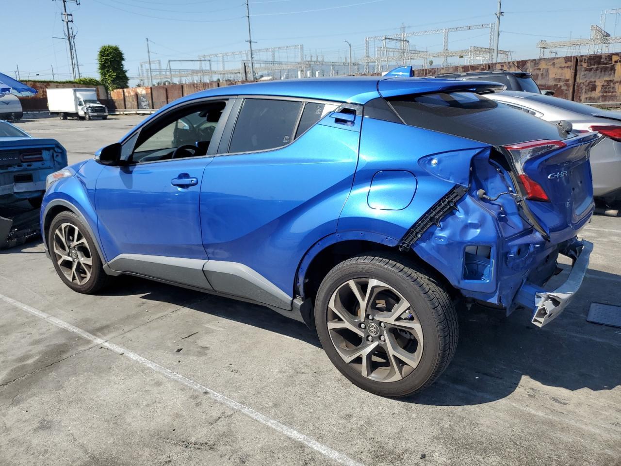 2019 Toyota C-Hr Xle - Image 2