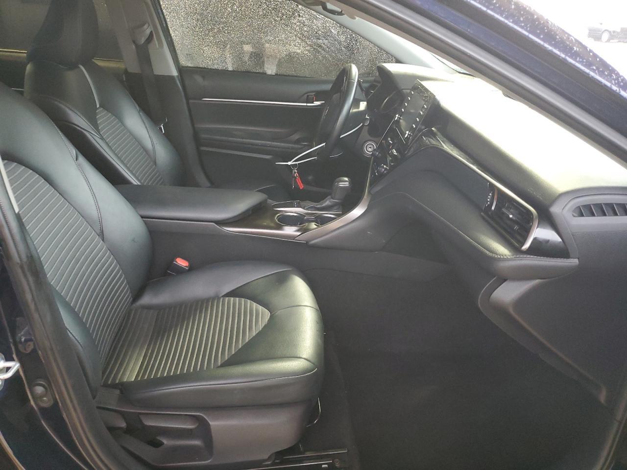 2022 Toyota Camry Se - Фото 7