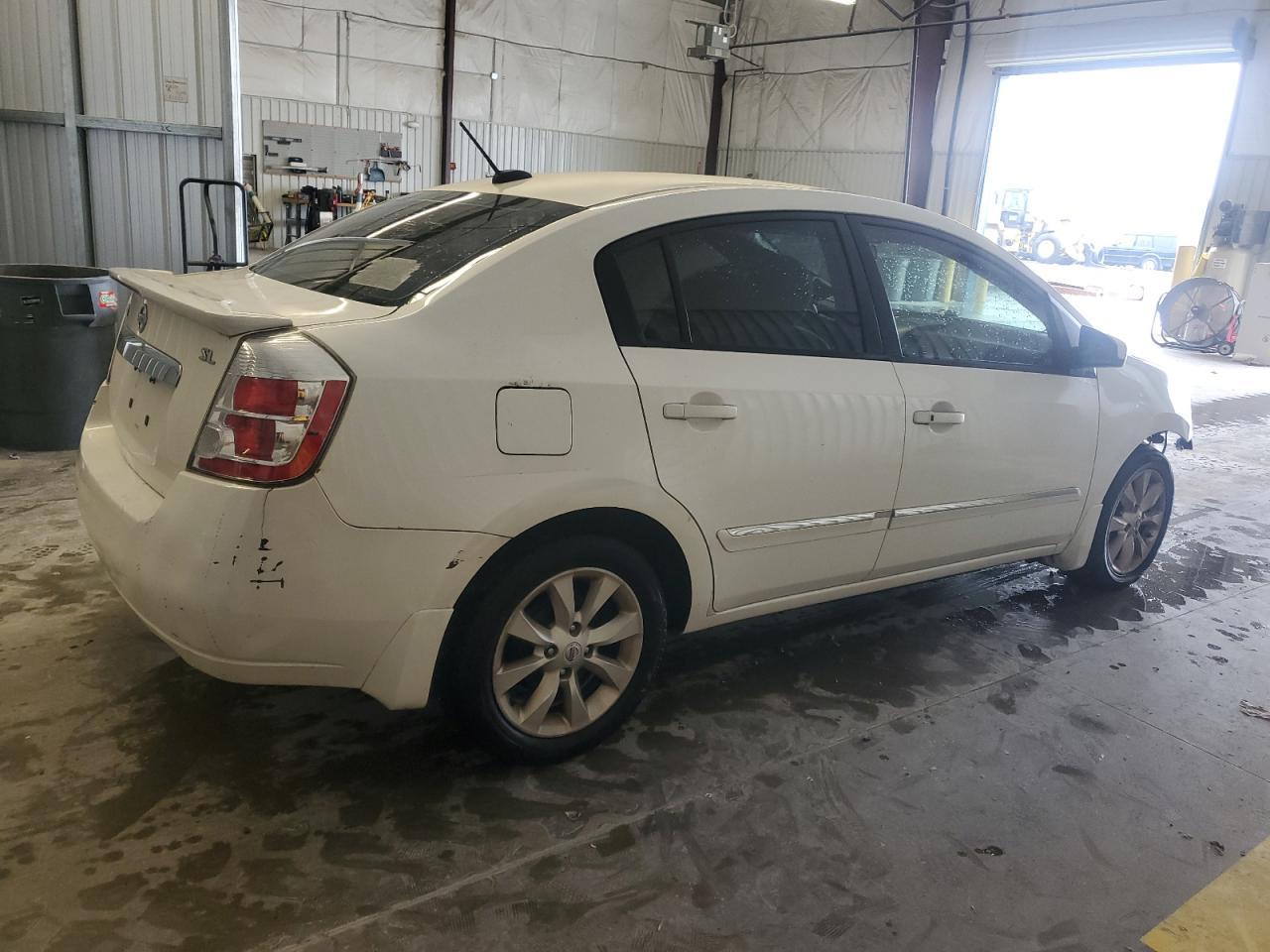 2011 Nissan Sentra 2.0 - Image 3