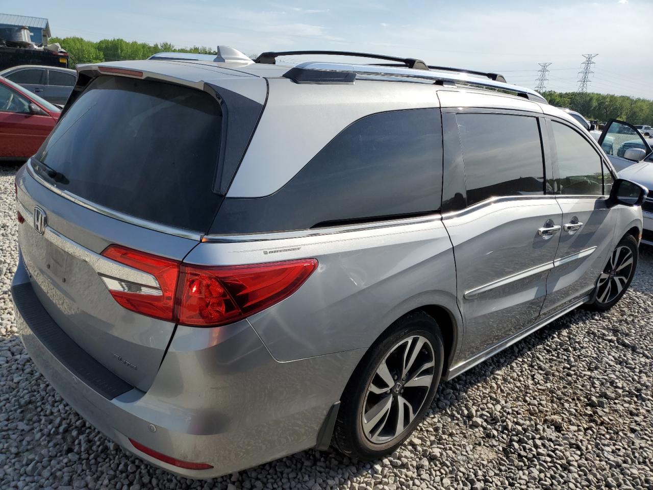 2018 Honda Odyssey Elite - Фото 3