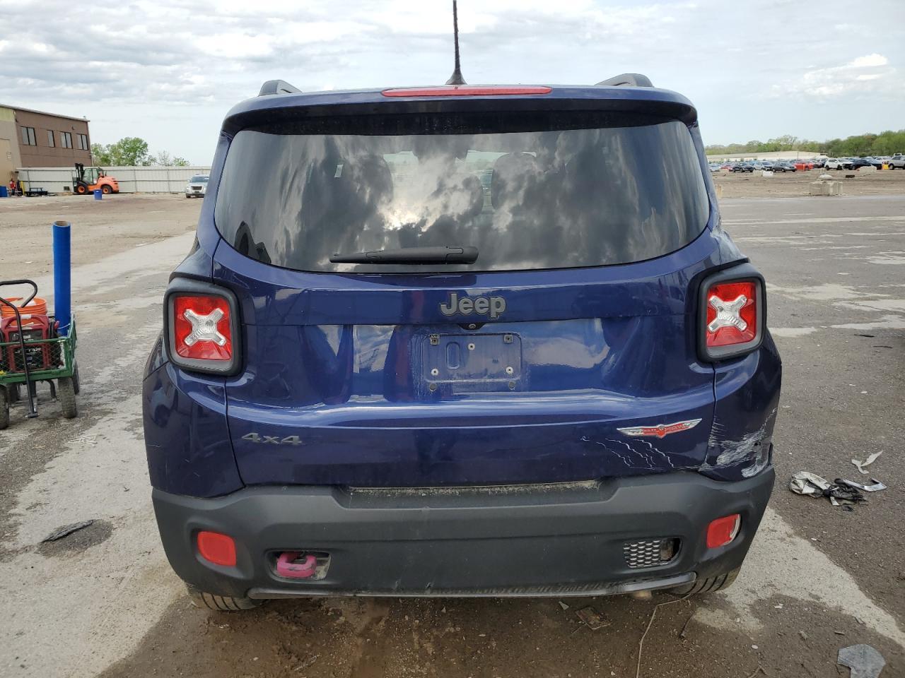2017 Jeep Renegade Trailhawk - Image 6