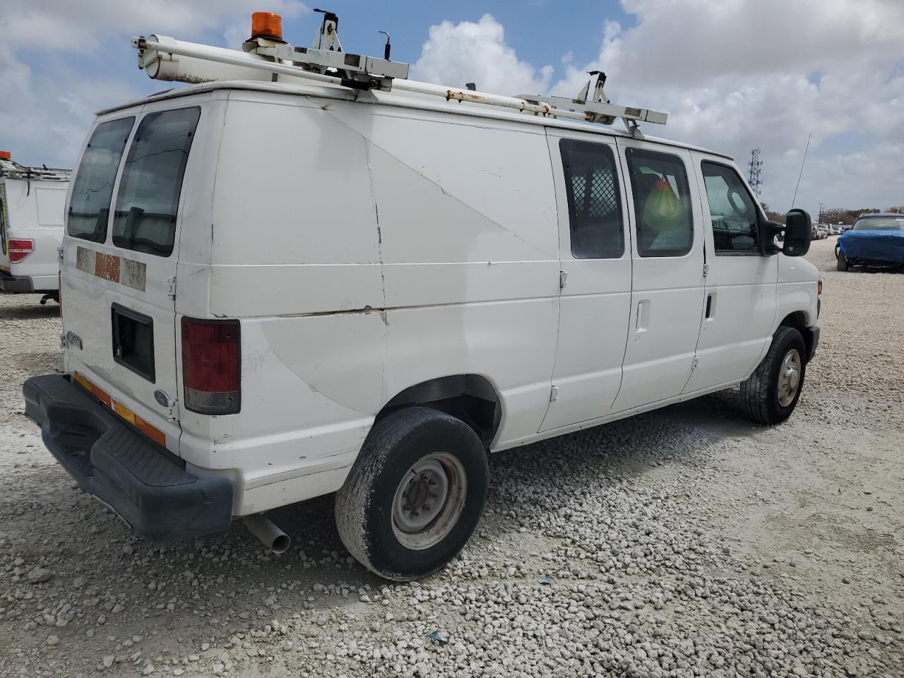 2009 Ford Econoline E350 Super Duty Van - Фото 3