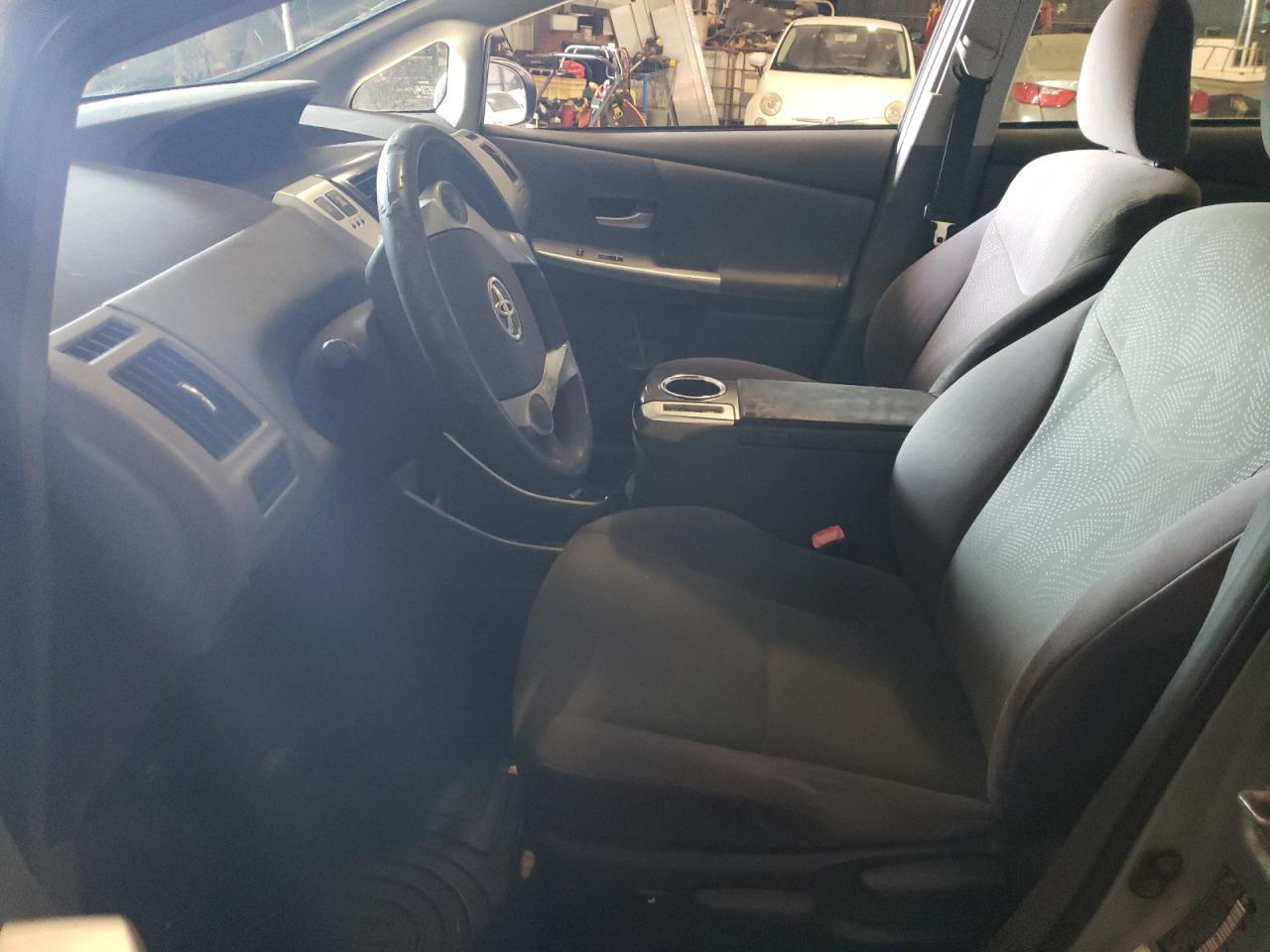 2014 Toyota Prius V - Фото 7