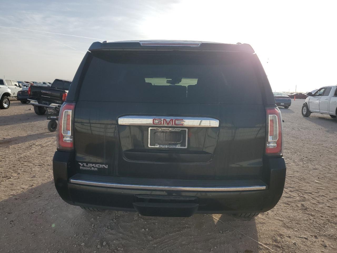 2016 GMC Yukon Denali - Фото 6