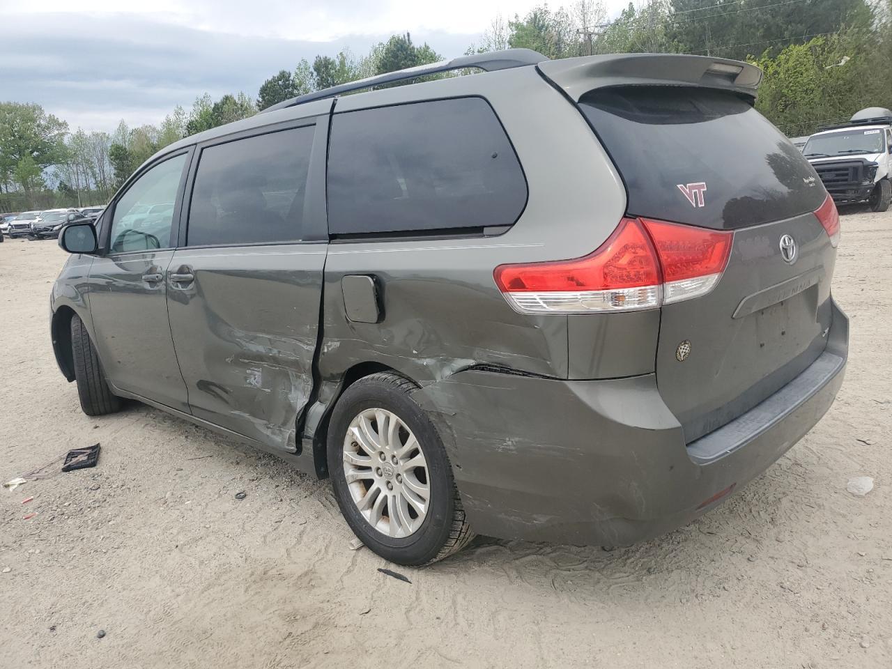 2011 Toyota Sienna Xle - Фото 2