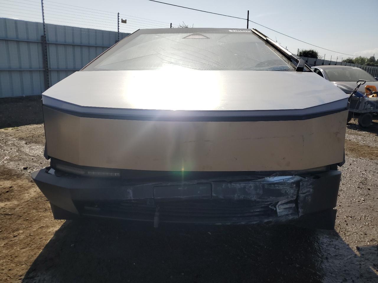 2024 Tesla Cybertruck - Фото 5