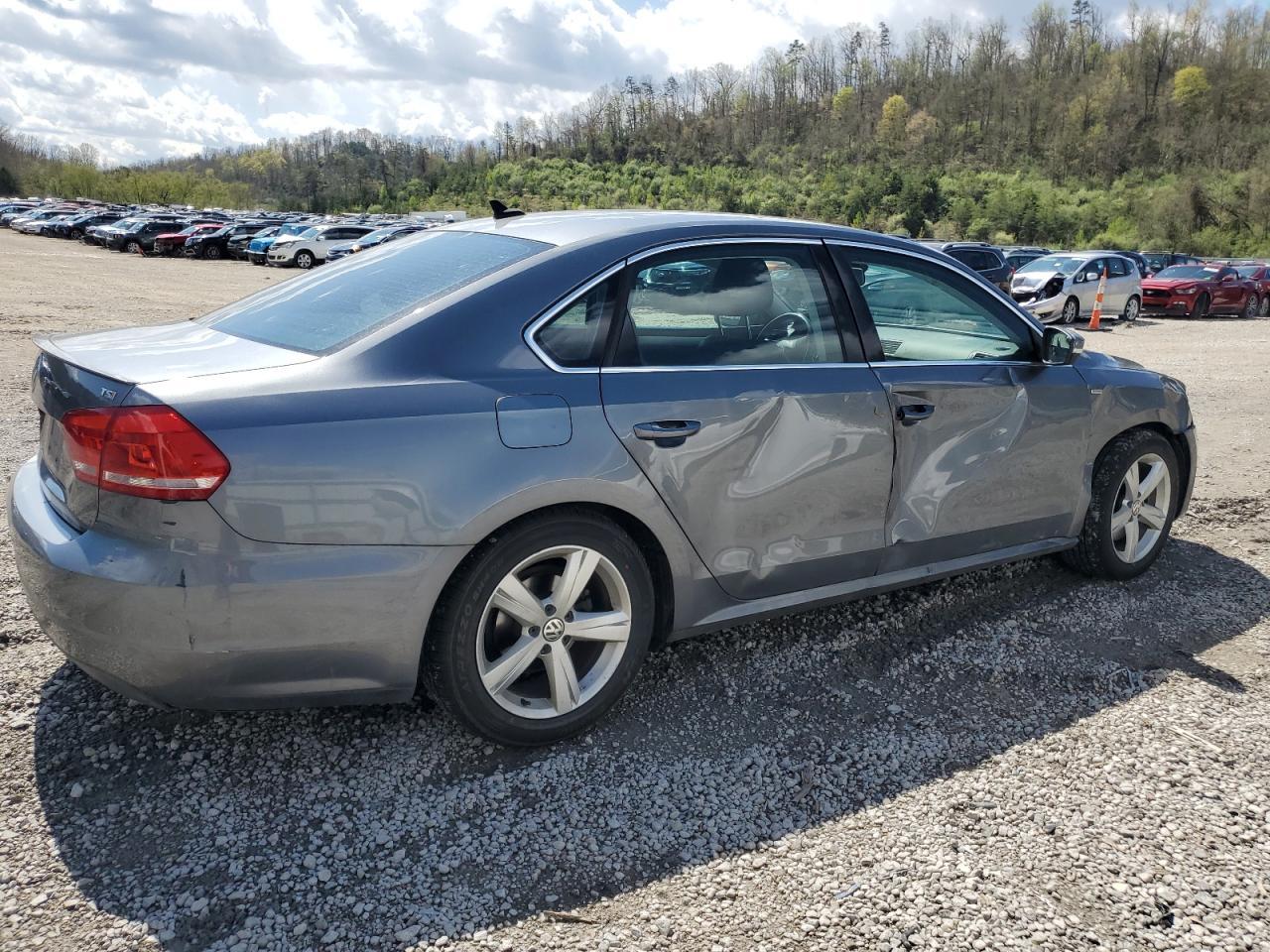 2014 Volkswagen Passat S - Фото 3