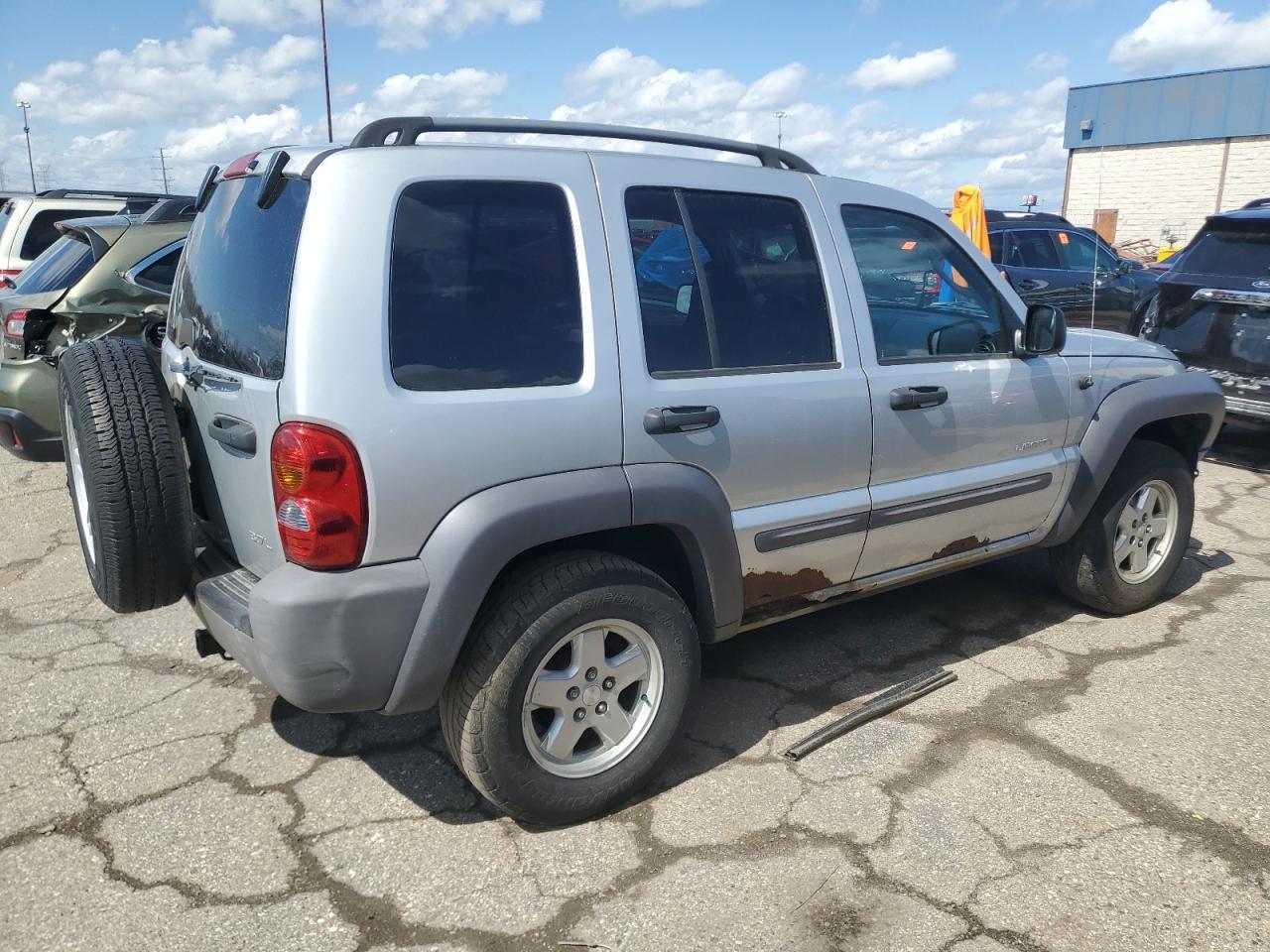 2004 Jeep Liberty Sport - Фото 3