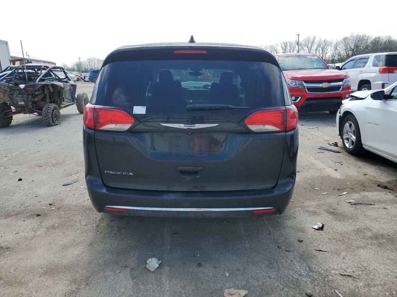 2019 Chrysler Pacifica Touring L - Image 6