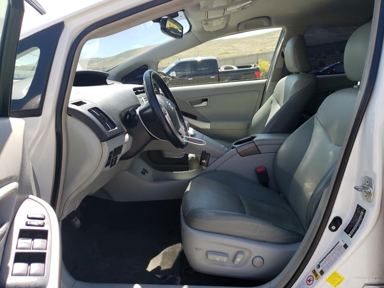 2013 Toyota Prius - Image 7