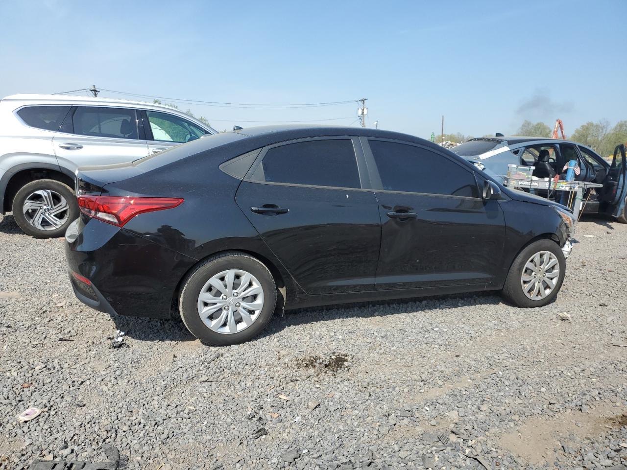 2021 Hyundai Accent Se - Фото 3