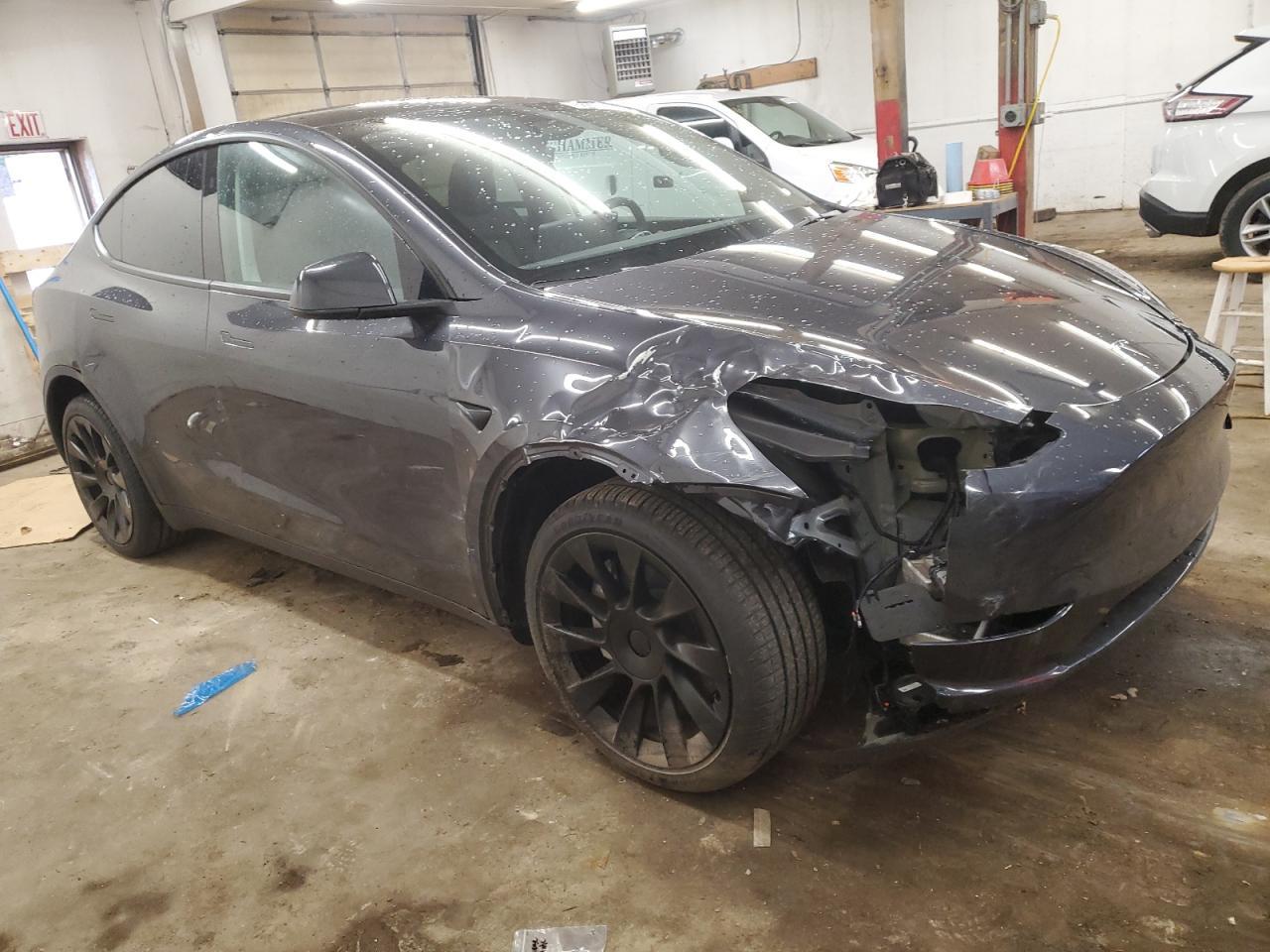 2024 Tesla Model Y - Фото 4
