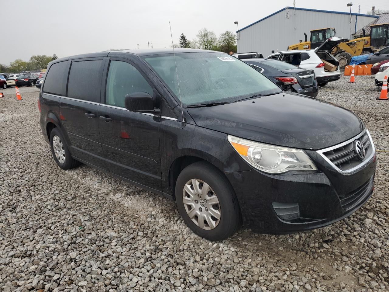 2011 Volkswagen Routan - Фото 4