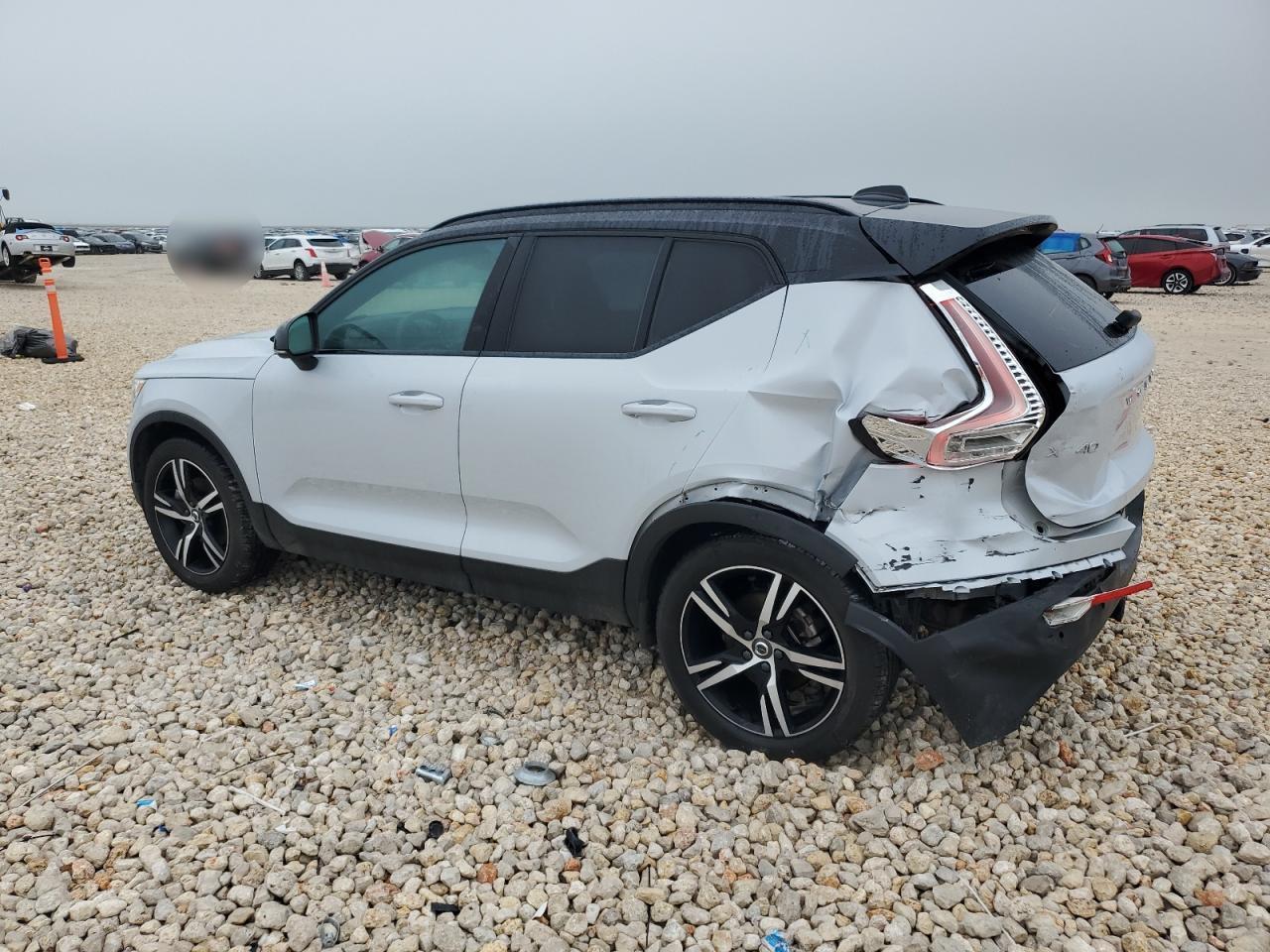 2021 Volvo Xc40 T5 R-Design - Фото 2