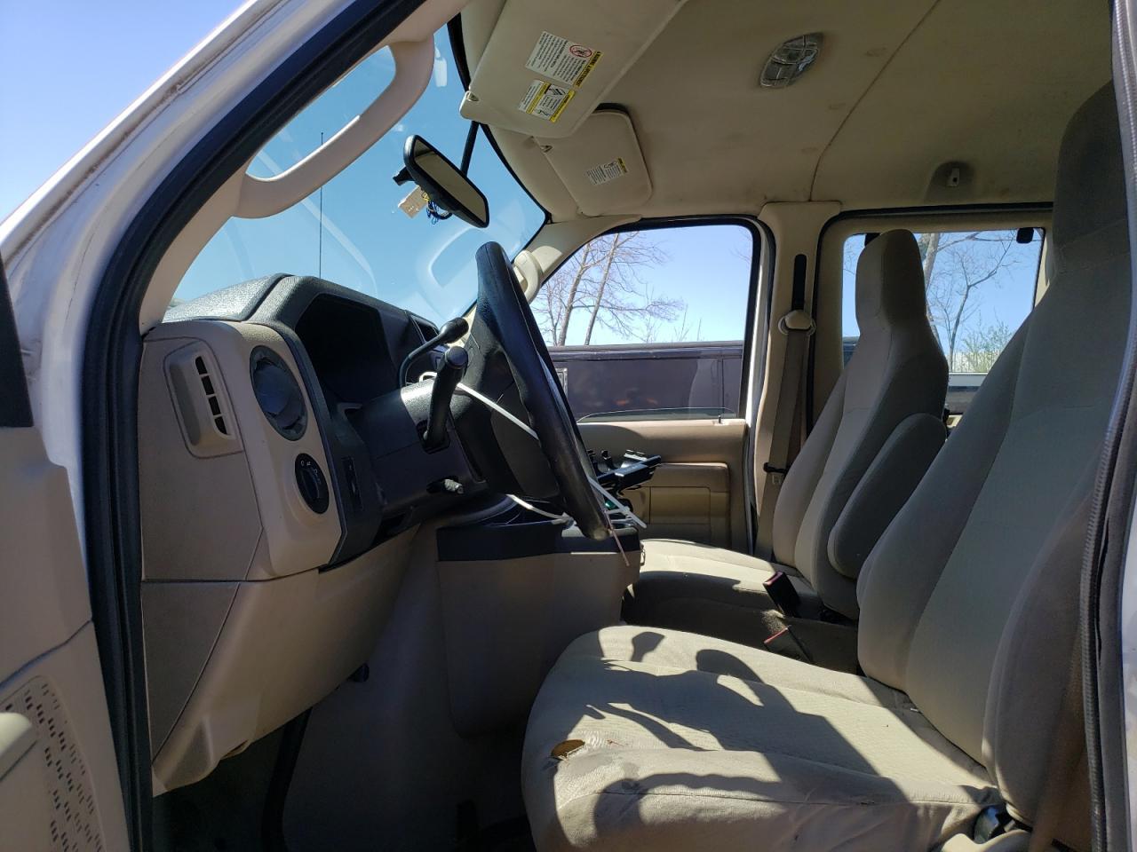 2011 Ford Econoline E150 Wagon - Фото 7