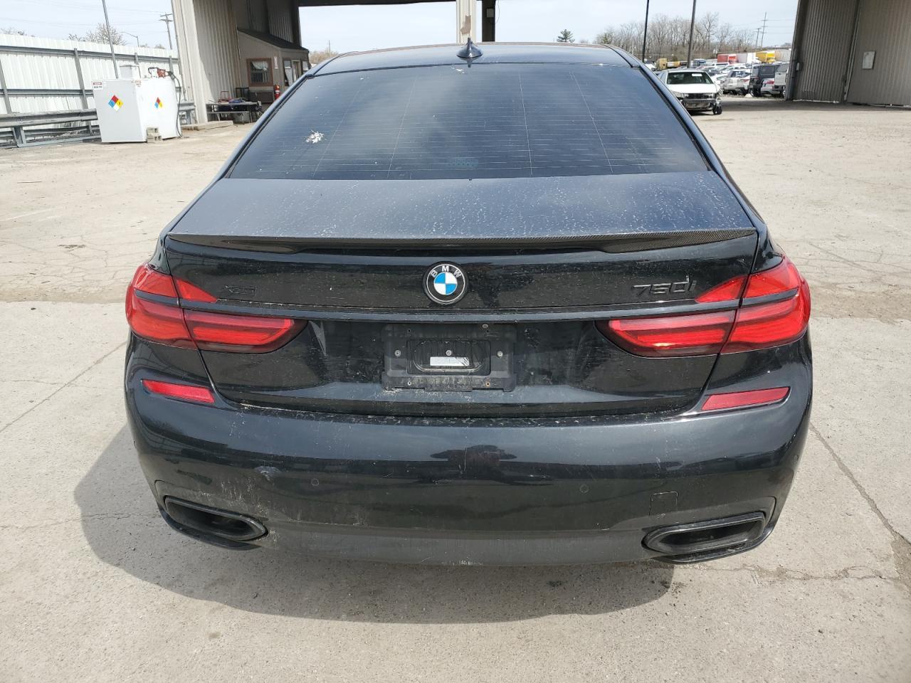 2018 BMW 750 Xi - Фото 6