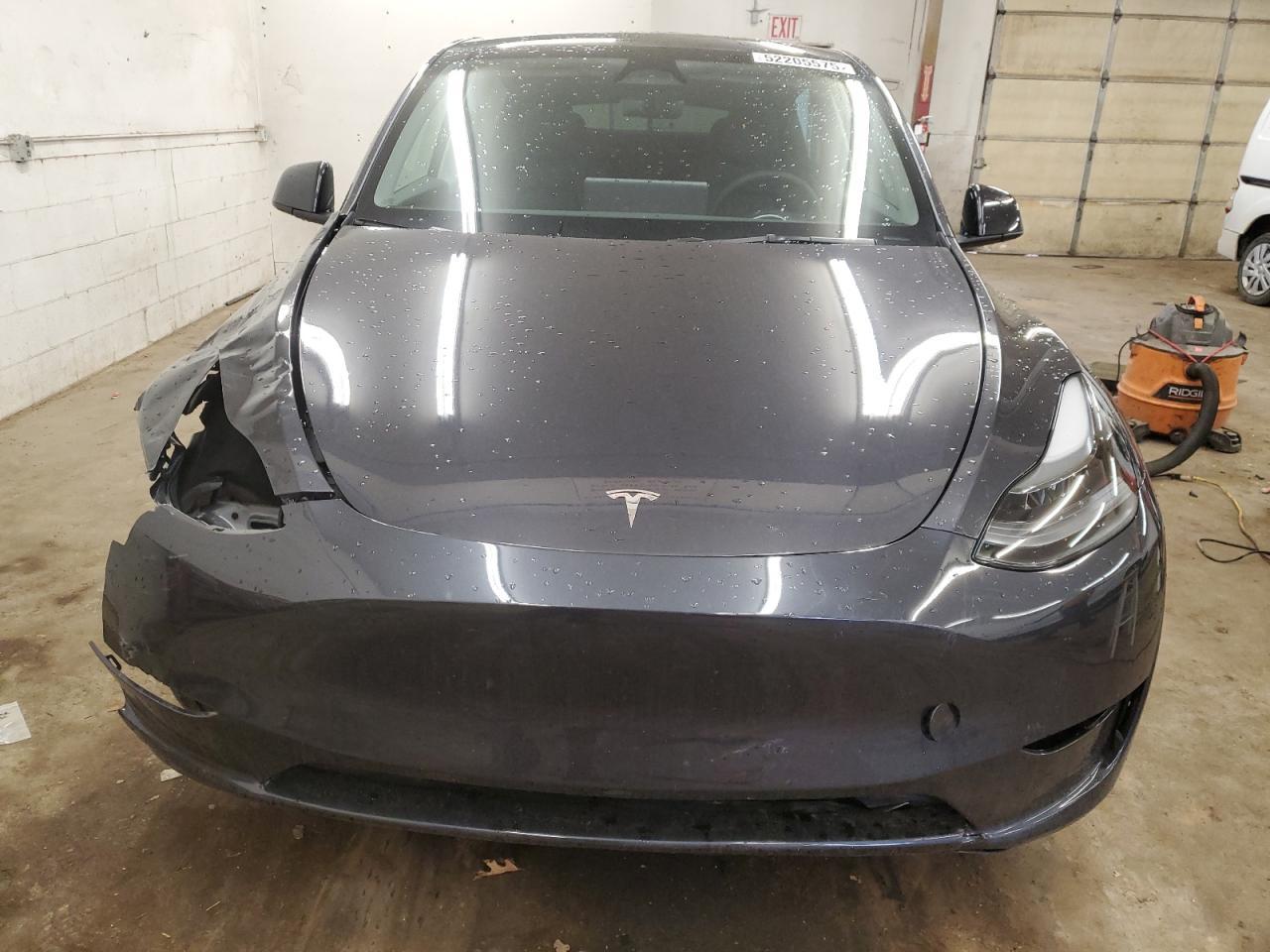 2024 Tesla Model Y - Фото 5