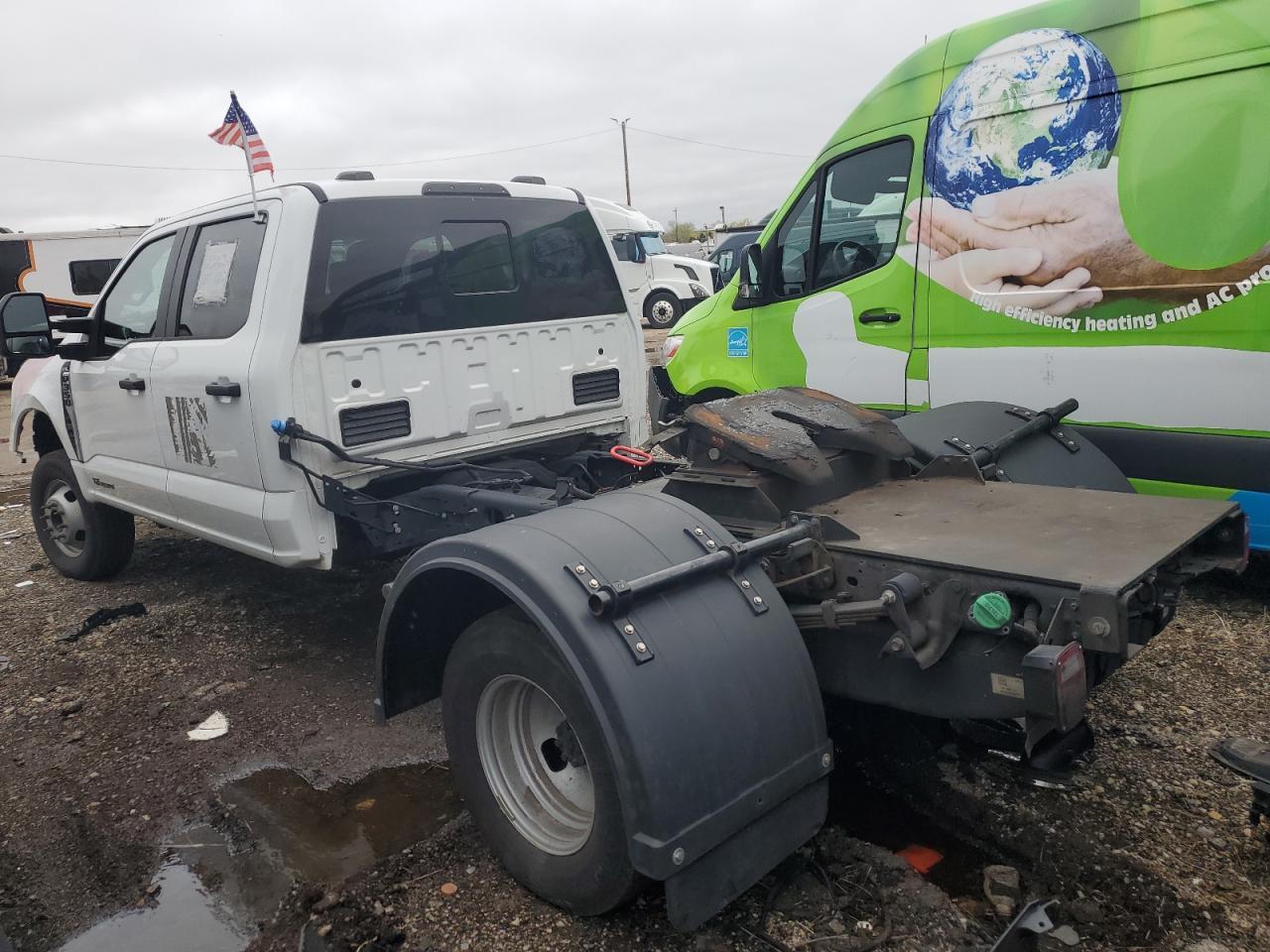 2023 Ford F350 Super Duty - Image 2