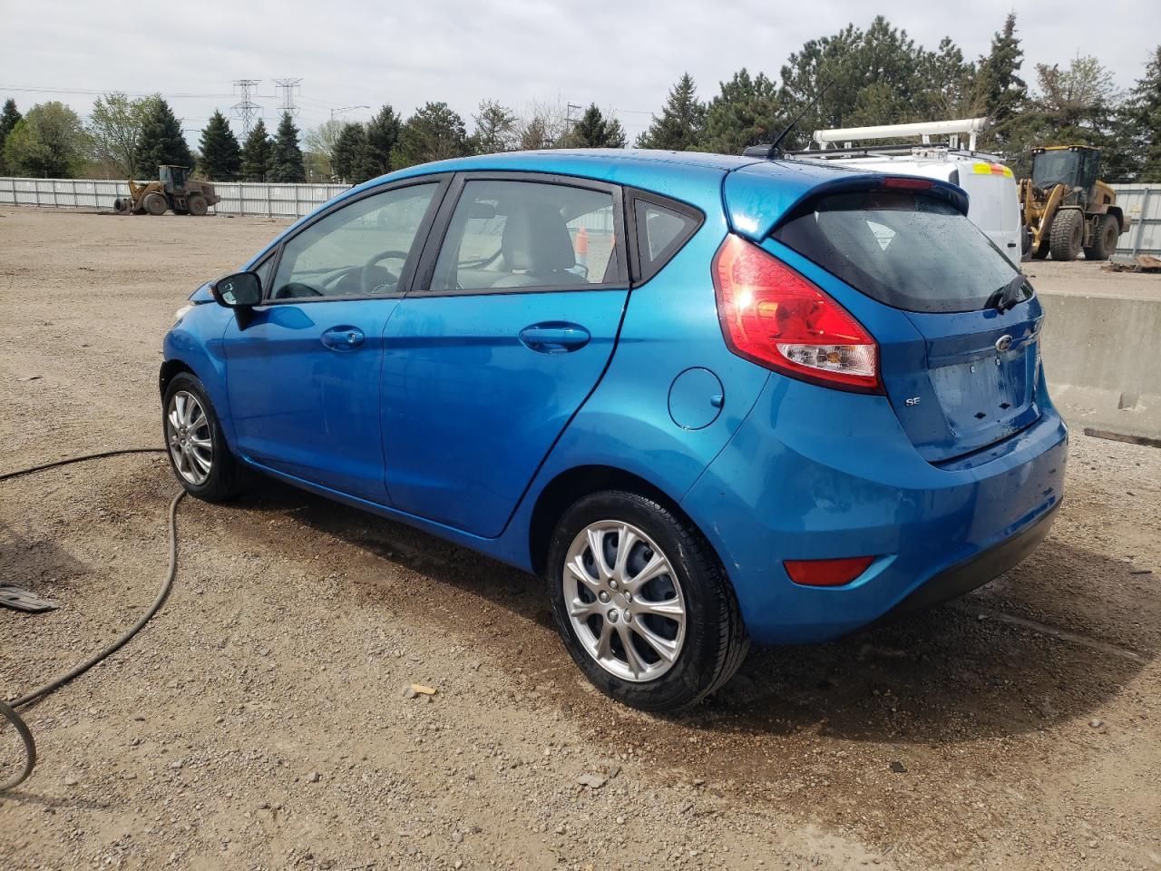 2013 Ford Fiesta Se - Фото 2
