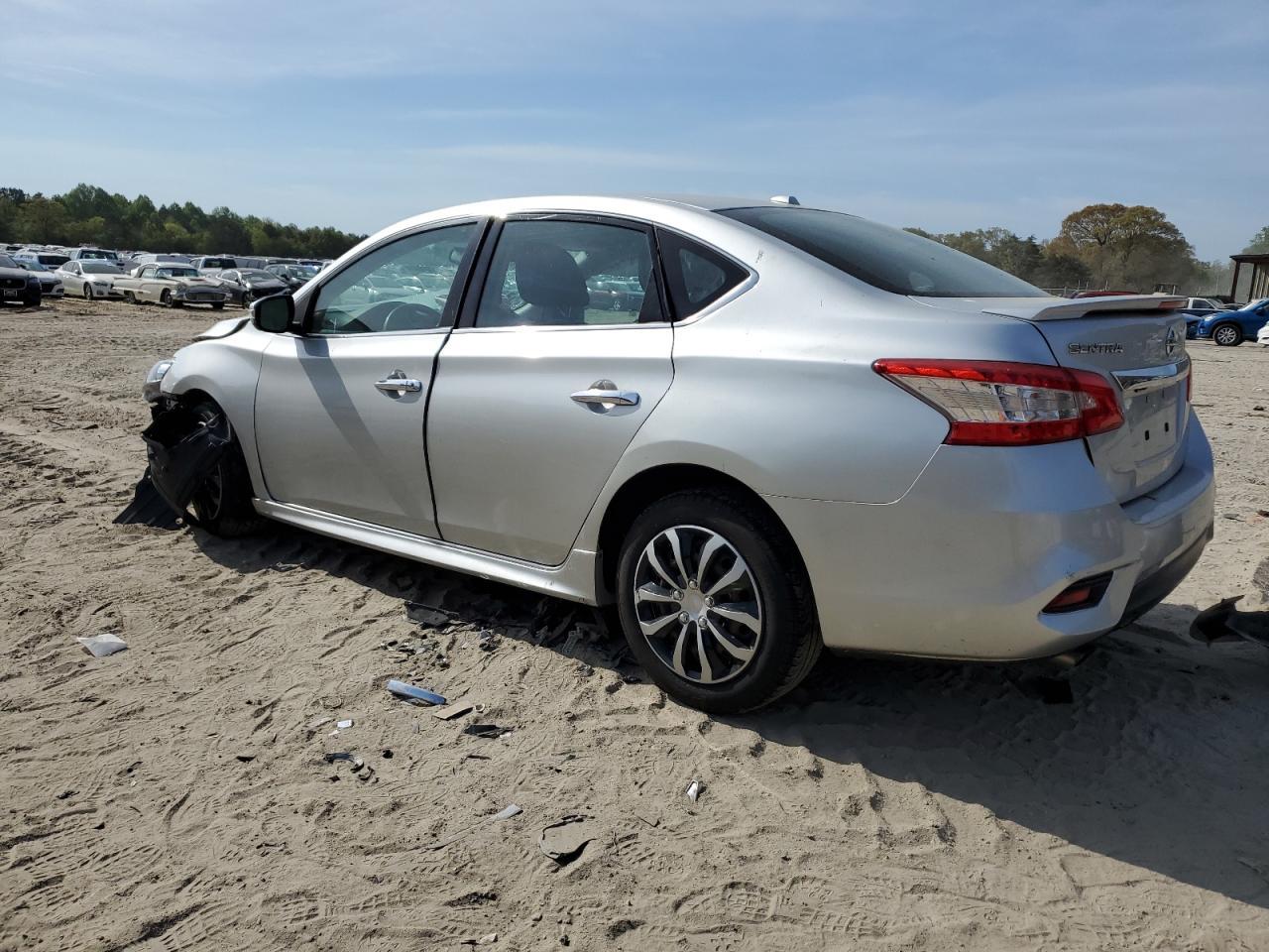 2016 Nissan Sentra S - Фото 2