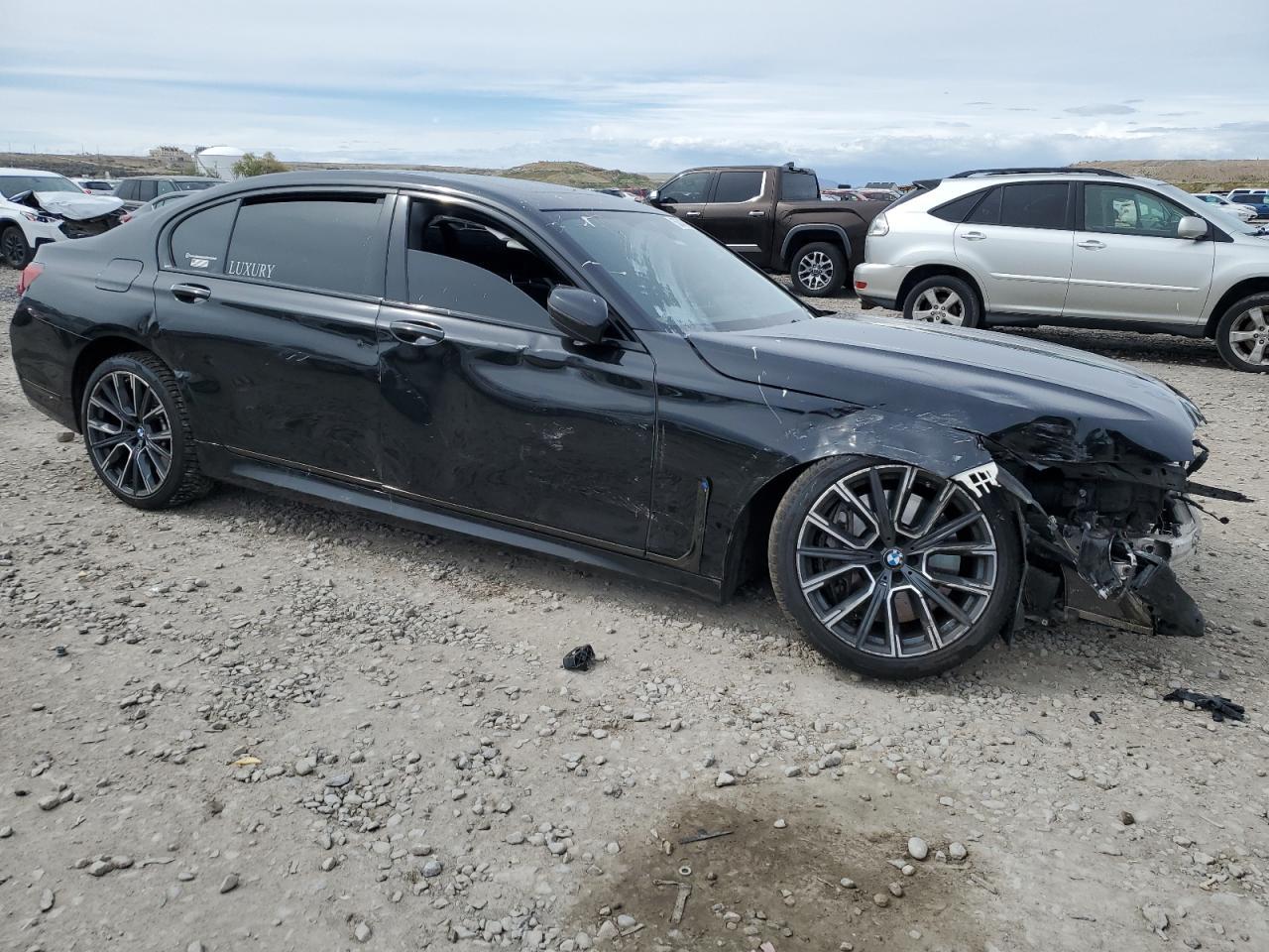 2021 BMW 750 Xi - Image 4