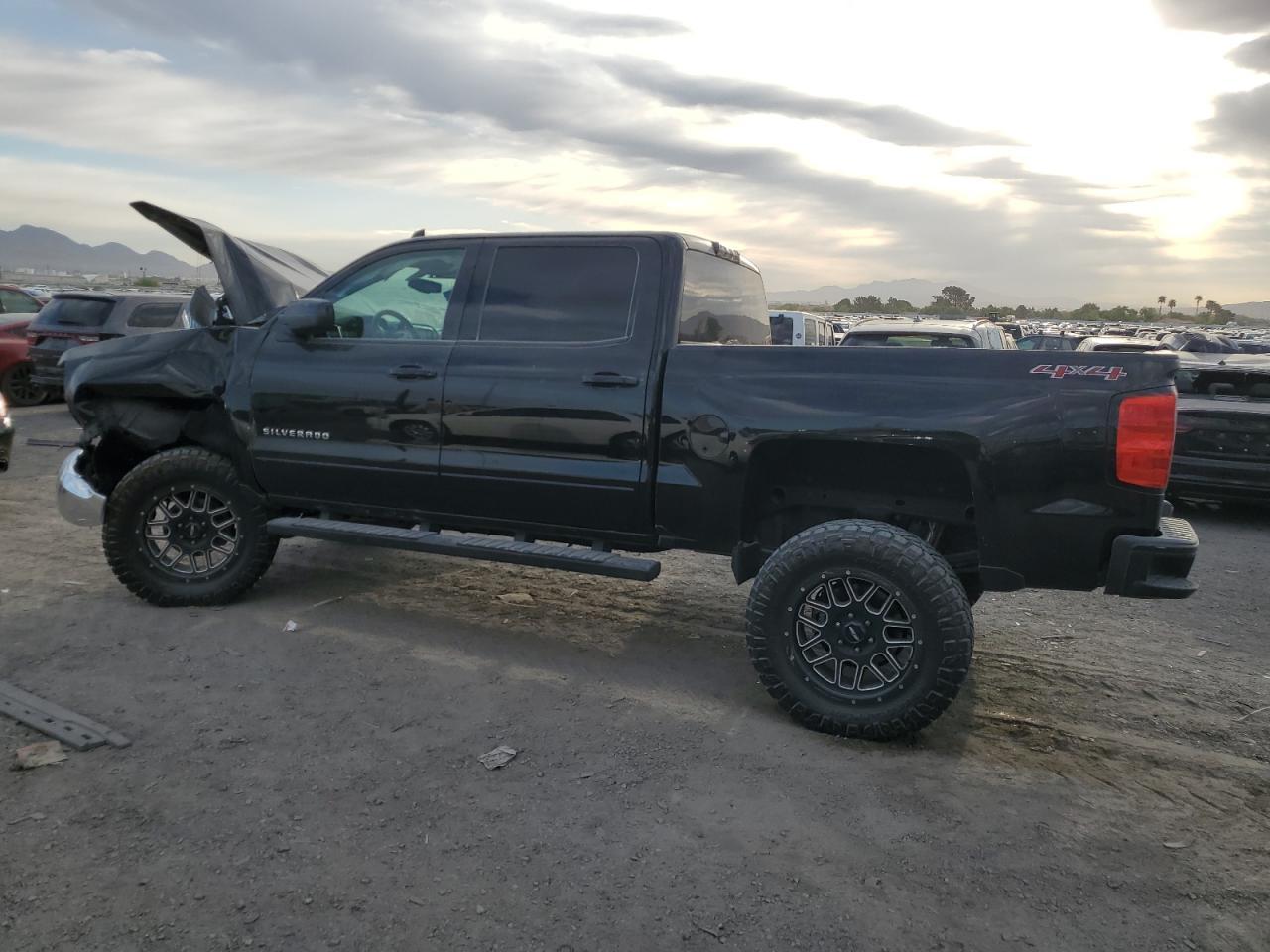 2017 Chevrolet Silverado K1500 Lt - Фото 2