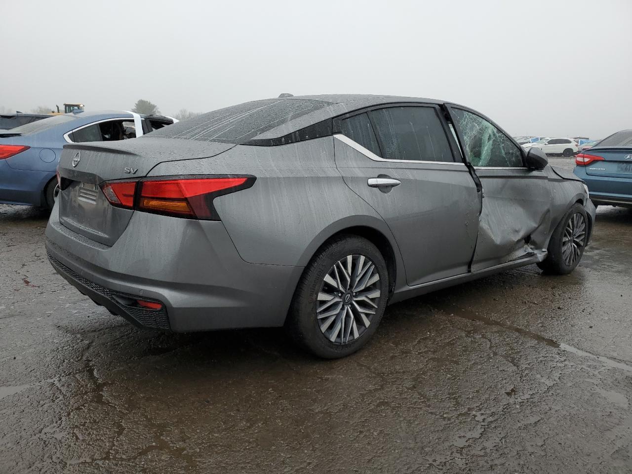 2023 Nissan Altima Sv - Image 3