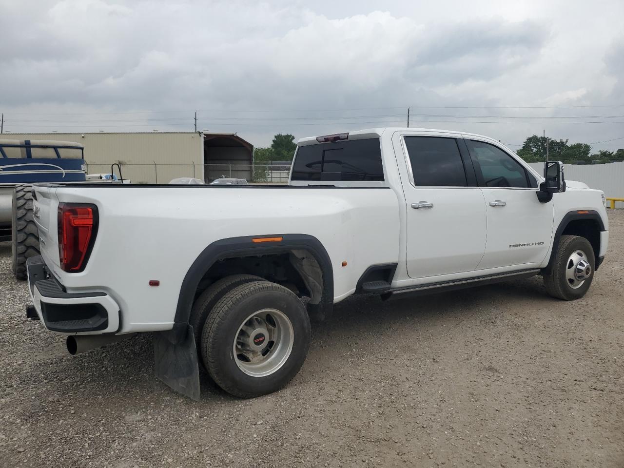 2022 GMC Sierra K3500 Denali - Image 4